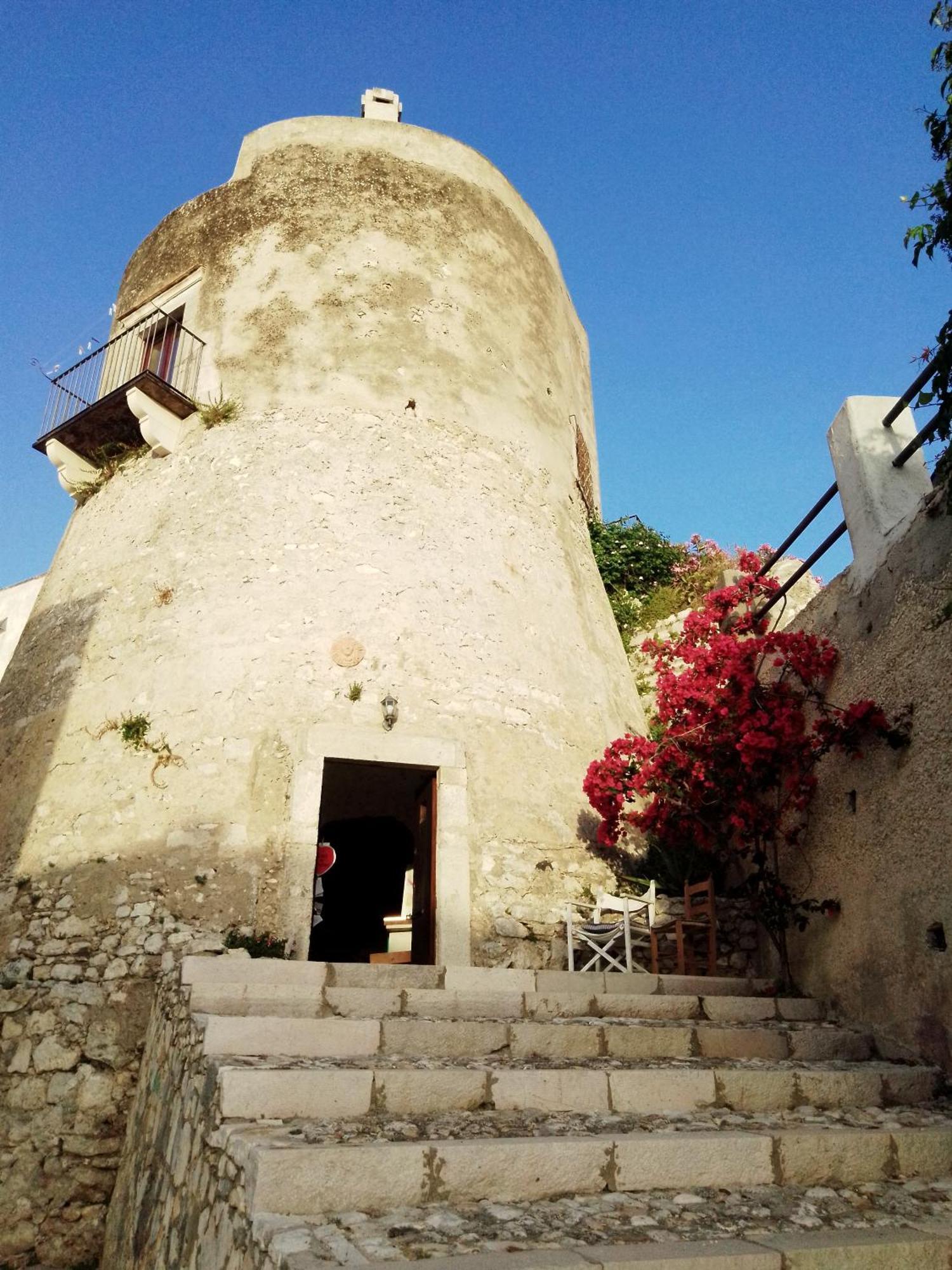Torre La Mezzaluna Bed and Breakfast Βιέστε Εξωτερικό φωτογραφία